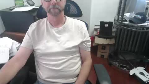 Snapshot of woodworker6473 chatting on October 2025 12:24:01 PM woodworker6473 online show from October 2025 12:24:01 PM