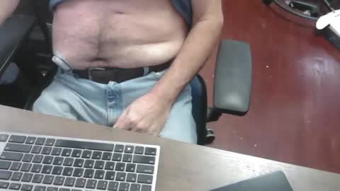 Snapshot of woodworker6473 chatting on October 2025 12:35:02 PM woodworker6473 online show from October 2025 12:35:02 PM