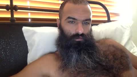 woof_wolf37 online show from October 2025 05:15:02 PM