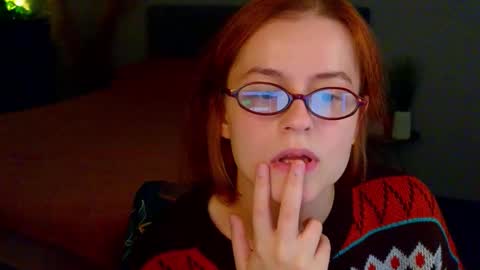 Rebecy online show from September 2025 01:46:01 PM