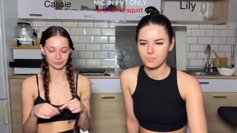 wiwi clap clap cat baby girl online show from January 2026 04:34:01 PM