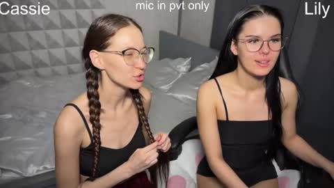 wiwi clap clap cat baby girl online show from January 2026 05:27:01 PM