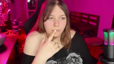 LOVE NERDS ONLY online show from December 2025 04:10:02 AM