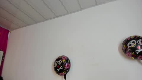 xaanderGrey online show from October 2025 07:22:02 PM