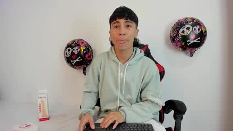 xaanderGrey online show from October 2025 07:46:02 PM