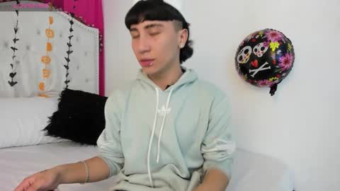 xaanderGrey online show from October 2025 03:45:01 PM