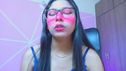 Snapshot of xallysonx_ chatting on April 2026 11:53:02 AM XALLYSONX online show from April 2026 11:53:02 AM