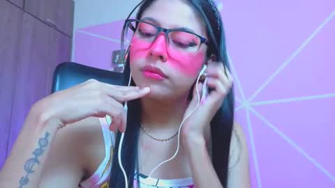 Snapshot of xallysonx_ chatting on April 2026 11:59:02 AM XALLYSONX online show from April 2026 11:59:02 AM