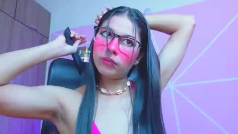 Snapshot of xallysonx_ chatting on April 2026 12:00:01 PM XALLYSONX online show from April 2026 12:00:01 PM