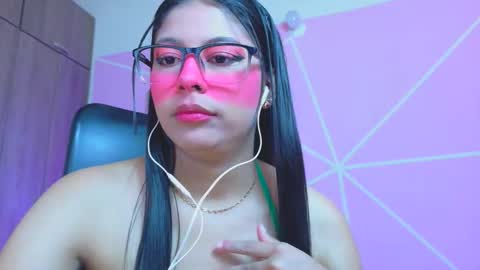 Snapshot of xallysonx_ chatting on May 2026 12:32:02 PM XALLYSONX online show from May 2026 12:32:02 PM