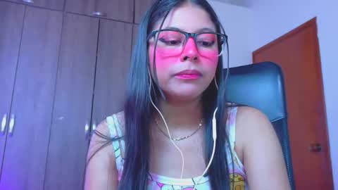 Snapshot of xallysonx_ chatting on June 2026 02:33:01 PM XALLYSONX online show from June 2026 02:33:01 PM