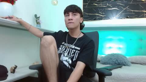 xandergrey8 online show from February 2026 07:53:01 PM