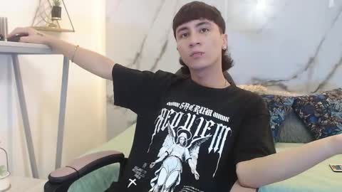 xandergrey8 online show from April 2026 07:22:01 PM