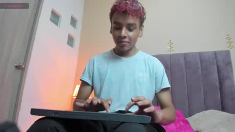 Snapshot of xavier_fox__ chatting on February 2026 09:21:01 PM xavier fox online show from February 2026 09:21:01 PM