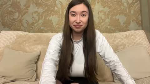 Mia online show from April 2026 04:22:01 PM