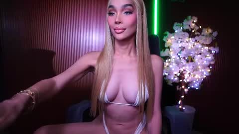 Snapshot of xforyoureyesonlyx chatting on June 2026 01:58:01 AM Anne online show from June 2026 01:58:01 AM