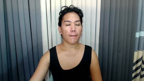 GWEN THOMPSON .......   online show from February 2025 04:12:01 AM