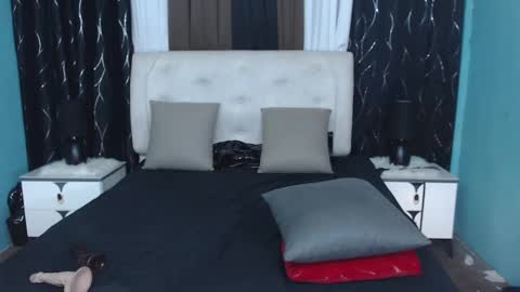 Snapshot of xhugesignificant69x chatting on December 2024 12:41:02 AM xhugesignificant69x online show from December 2024 12:41:02 AM