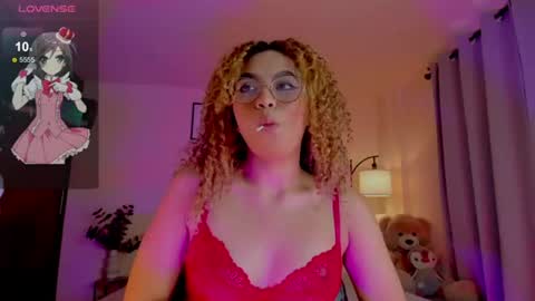 Snapshot of ximena_sotto1 chatting on June 2026 07:05:02 PM camila online show from June 2026 07:05:02 PM