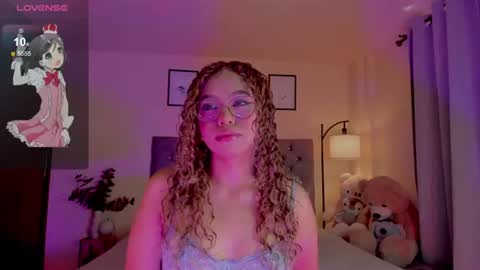 Snapshot of ximena_sotto1 chatting on July 2026 06:12:01 PM camila online show from July 2026 06:12:01 PM