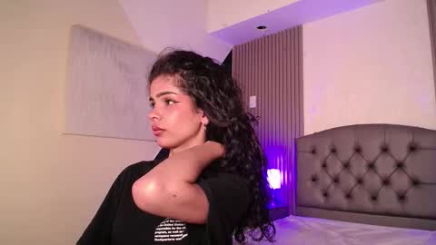 Snapshot of ximenaa_diaz chatting on September 2025 10:42:01 PM Mia Vega online show from September 2025 10:42:01 PM