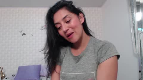 ximena suarez online show from January 2025 04:15:01 AM