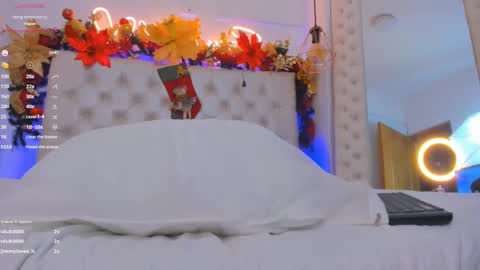Snapshot of xiomara_cortes chatting on December 2024 10:14:02 PM xiomara_cortes online show from December 2024 10:14:02 PM