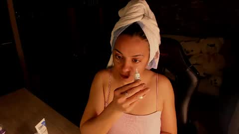 Lara online show from April 2026 08:39:01 PM