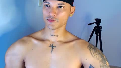 xlatin21 online show from October 2025 06:00:01 AM