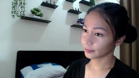 Snapshot of xlovely_destinyx chatting on March 2026 05:07:02 PM Alice online show from March 2026 05:07:02 PM