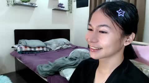 Snapshot of xlovely_destinyx chatting on July 2026 07:07:01 AM Alice online show from July 2026 07:07:01 AM