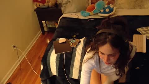 Mia online show from February 2025 12:16:01 AM