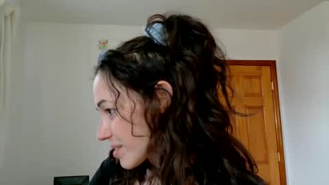 Mia online show from February 2025 09:12:01 PM