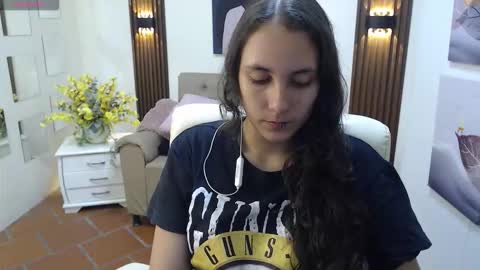 Snapshot of xlunna chatting on October 2025 07:36:02 PM lunna online show from October 2025 07:36:02 PM