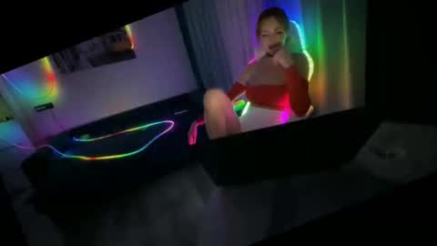 Snapshot of xmollylovex chatting on April 2026 07:25:02 PM XMollyLoveX online show from April 2026 07:25:02 PM