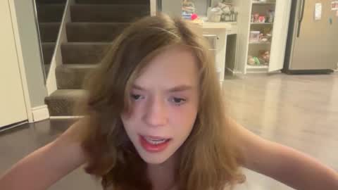 Snapshot of xoxo_natalie_woods chatting on June 2026 01:32:01 AM Natalie Woods online show from June 2026 01:32:01 AM