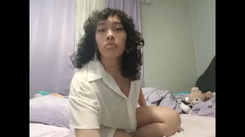 Snapshot of xsillymillyx chatting on October 2025 04:13:02 AM Mille online show from October 2025 04:13:02 AM