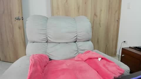 Snapshot of xspecialroomx chatting on April 2026 08:01:02 PM Hellen Sofia instagram hellen5546 online show from April 2026 08:01:02 PM
