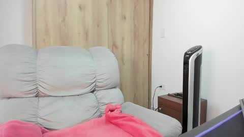 Snapshot of xspecialroomx chatting on April 2026 01:24:01 PM Hellen Sofia instagram hellen5546 online show from April 2026 01:24:01 PM