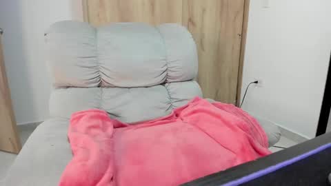 Snapshot of xspecialroomx chatting on April 2026 01:37:02 PM Hellen Sofia instagram hellen5546 online show from April 2026 01:37:02 PM