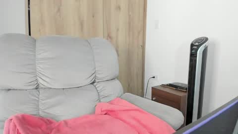 Snapshot of xspecialroomx chatting on May 2026 07:30:01 PM Hellen Sofia instagram hellen5546 online show from May 2026 07:30:01 PM