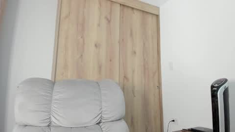 Snapshot of xspecialroomx chatting on May 2026 12:21:02 PM Hellen Sofia instagram hellen5546 online show from May 2026 12:21:02 PM