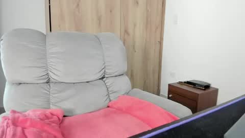 Snapshot of xspecialroomx chatting on May 2026 08:25:02 PM Hellen Sofia instagram hellen5546 online show from May 2026 08:25:02 PM