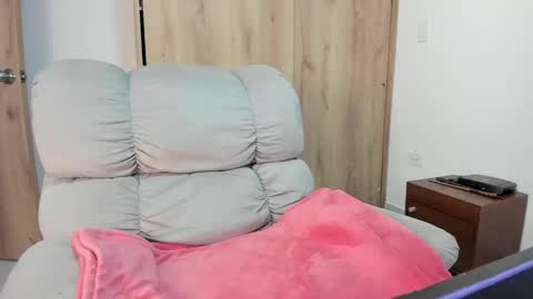 Snapshot of xspecialroomx chatting on May 2026 10:16:02 PM Hellen Sofia instagram hellen5546 online show from May 2026 10:16:02 PM