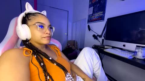 xStarGazingx online show from December 2025 02:31:01 AM