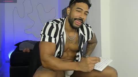 Stipp3r online show from October 2025 02:35:01 PM