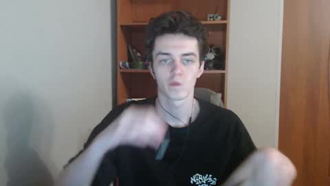 traqqq online show from November 2025 08:31:01 PM