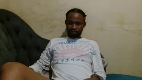 Snapshot of xtroyxxx chatting on May 2026 08:28:01 PM Troy online show from May 2026 08:28:01 PM
