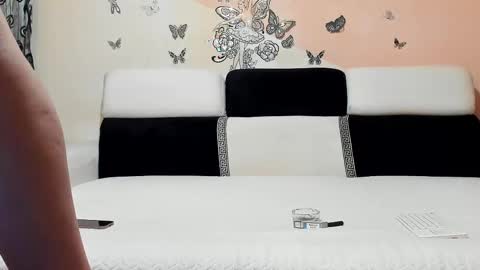 xveryhotcouple online show from February 2025 07:50:01 AM