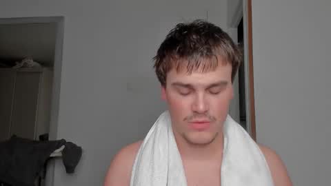 Snapshot of xx_raul_xx_ chatting on March 2026 03:12:02 AM raul online show from March 2026 03:12:02 AM